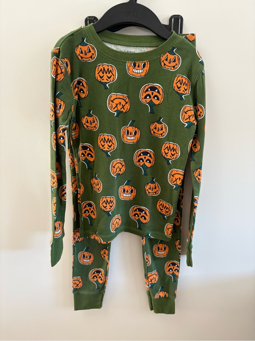 Old Navy Green Pumpkin Print Kids Pajama Set